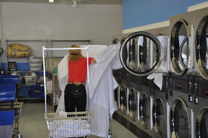 Dependable Uniform Laundry Services for Madison Businesses by Splash ‘Em Out